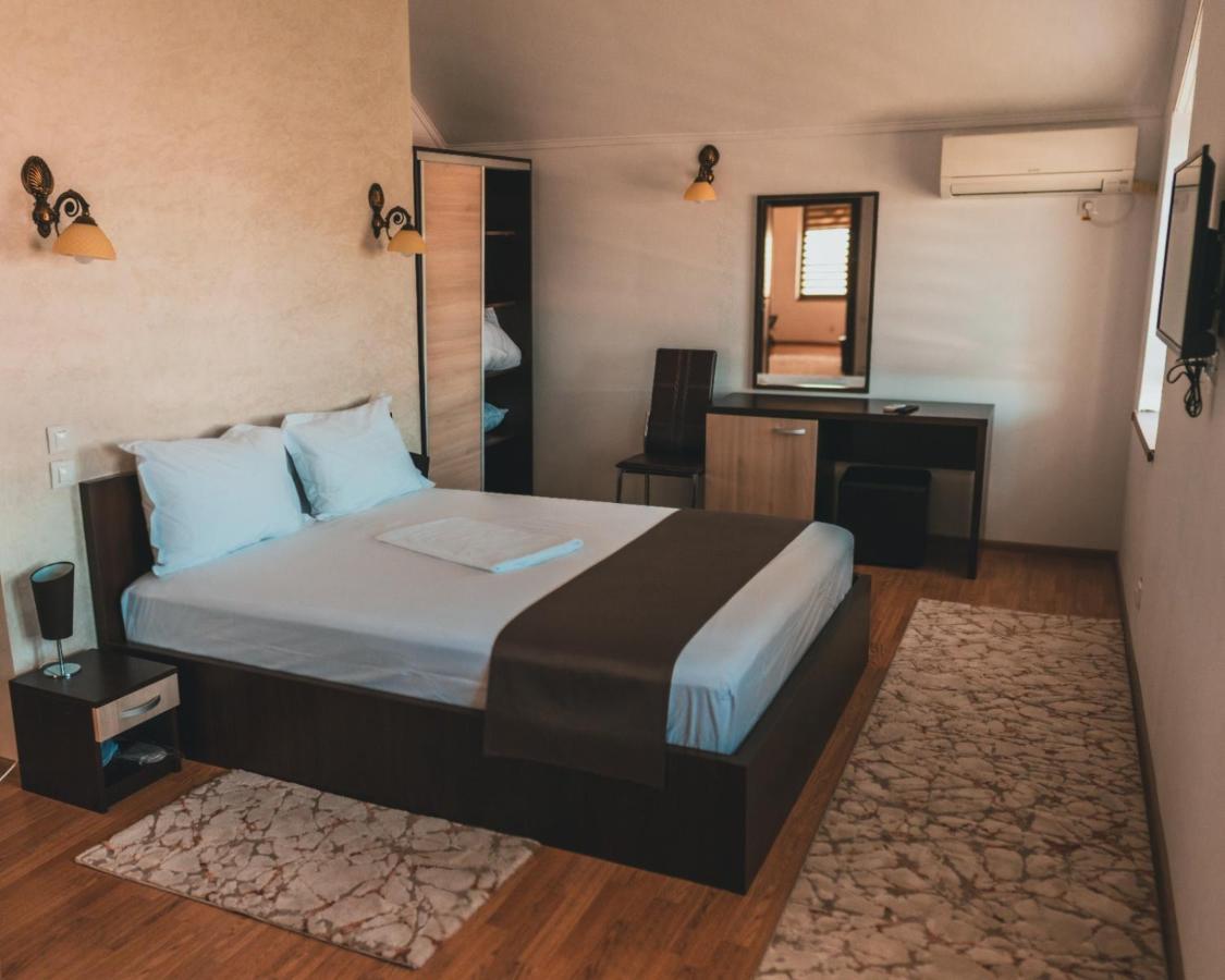 Delta Est Hotel Sulina Buitenkant foto