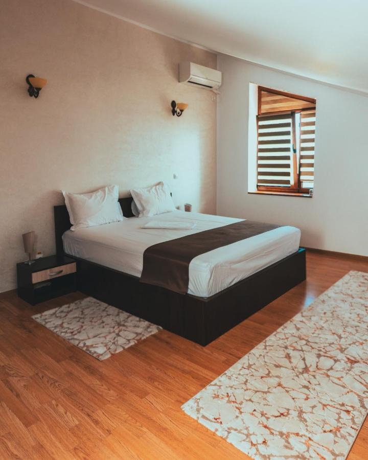 Delta Est Hotel Sulina Buitenkant foto