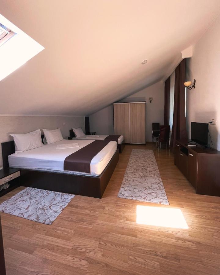 Delta Est Hotel Sulina Buitenkant foto