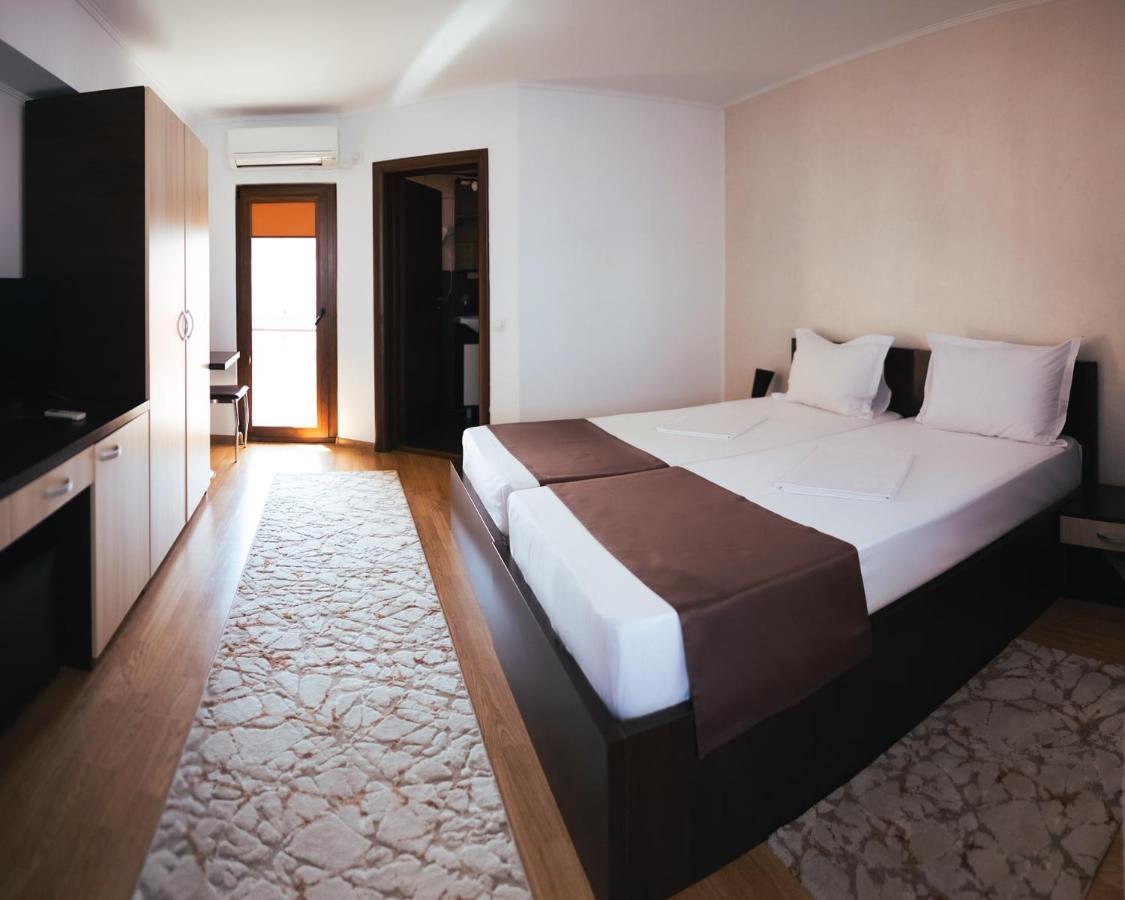 Delta Est Hotel Sulina Buitenkant foto